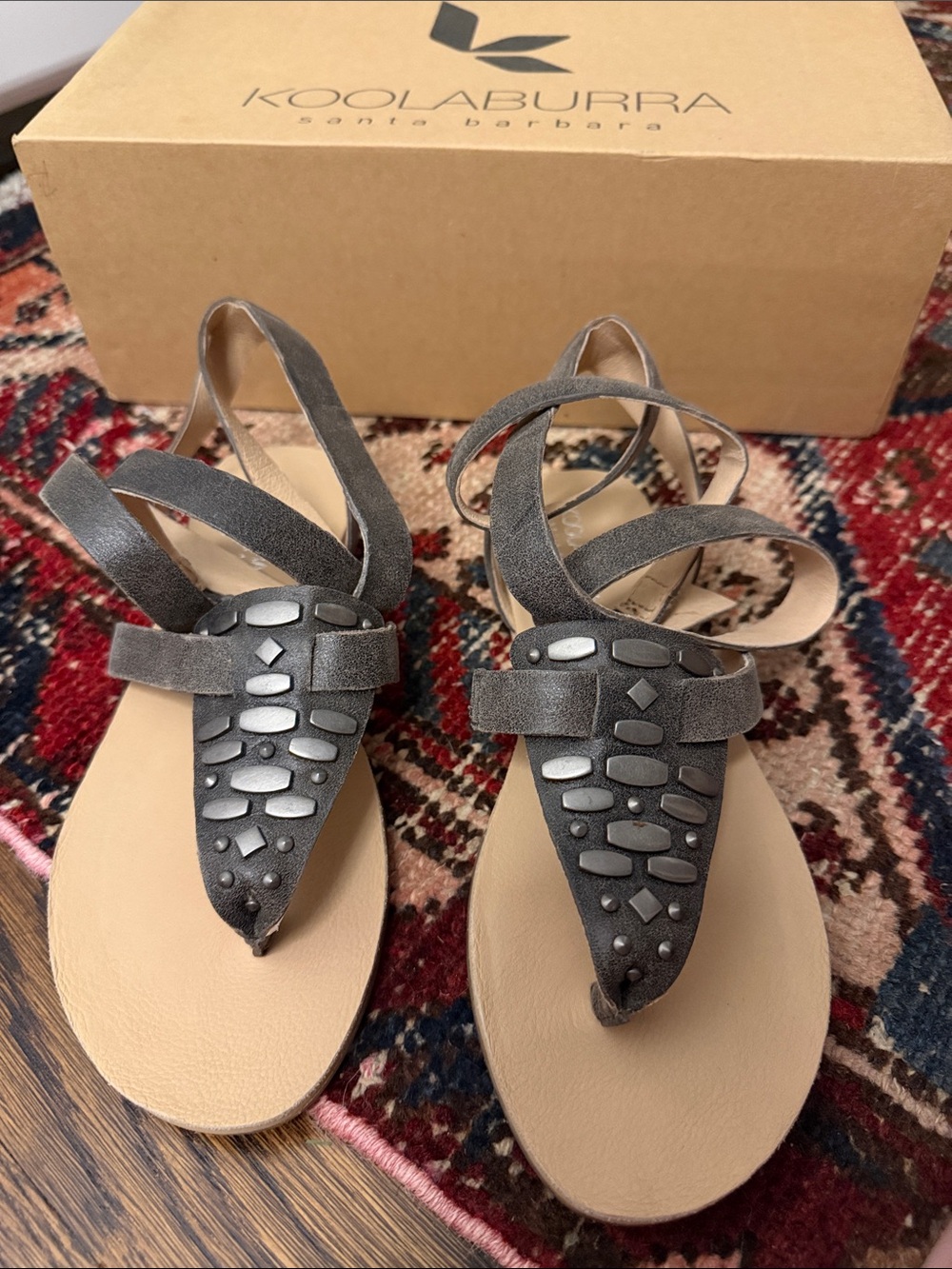 Koolaburra Acacia Strappy Studded Wrap Gladiator Sandals / US 5